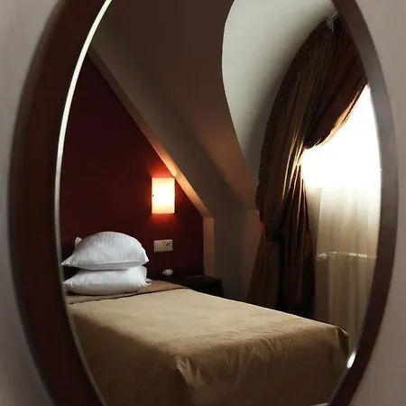 Hotel Praha Wood House 4*